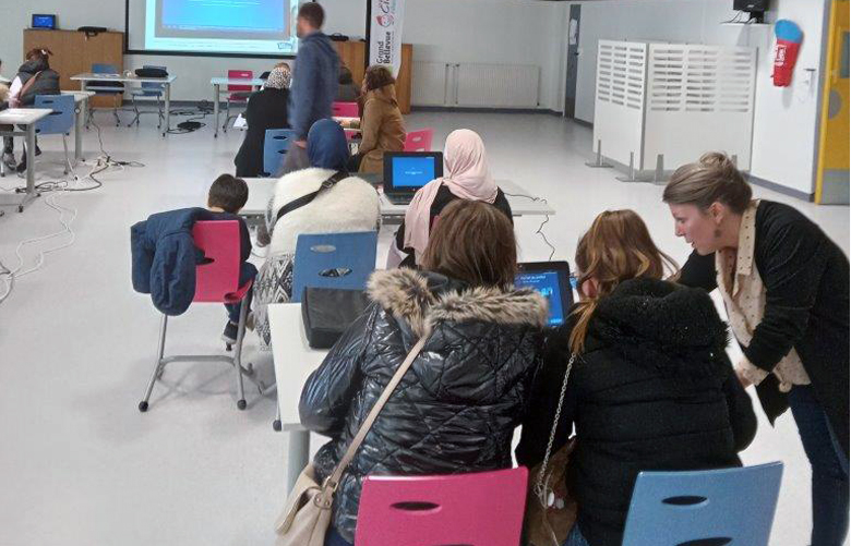 Remise d'ordinateurs au collège de la Durantière à Nantes