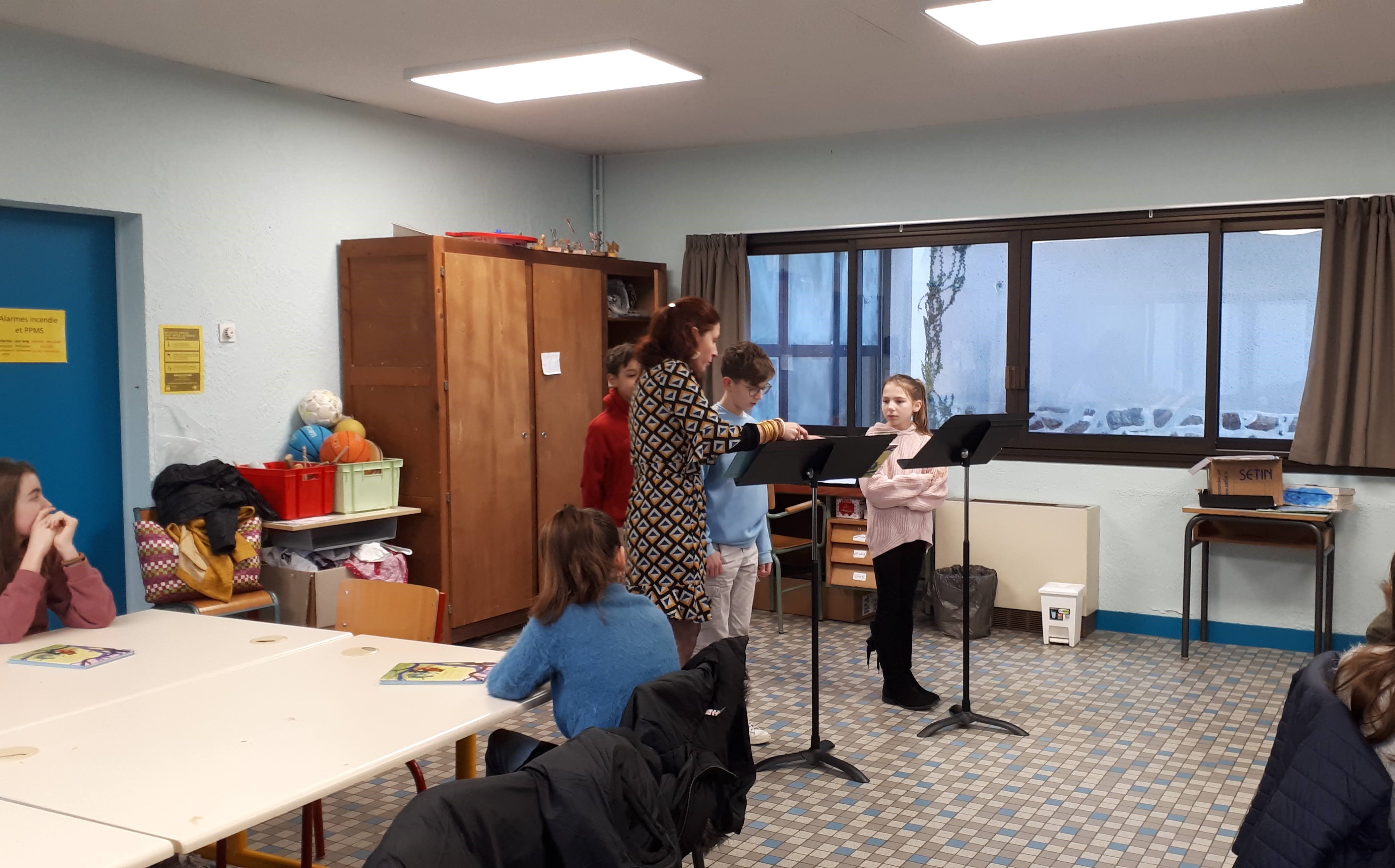 Lecture de fables à l'école