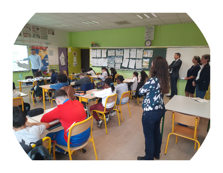 Accueil de la Directrice académique dans la classe de CM2