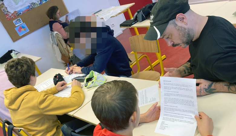 Les élèves sont d’abord passés par une phase d’écriture, accompagnés par les comédiens et l’enseignante de lettres.