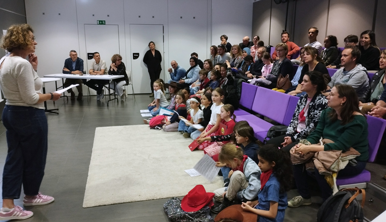 Les finalistes se sont produits devant le jury, les autres finalistes et les familles.