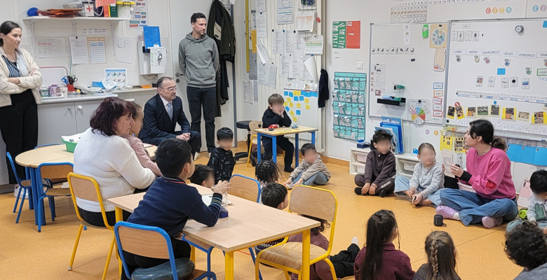 Visite de M. Gilles Neuviale, directeur académique des services de l’Éducation nationale de Loire-Atlantique en classe de MS-GS à l’école de la Crémetterie