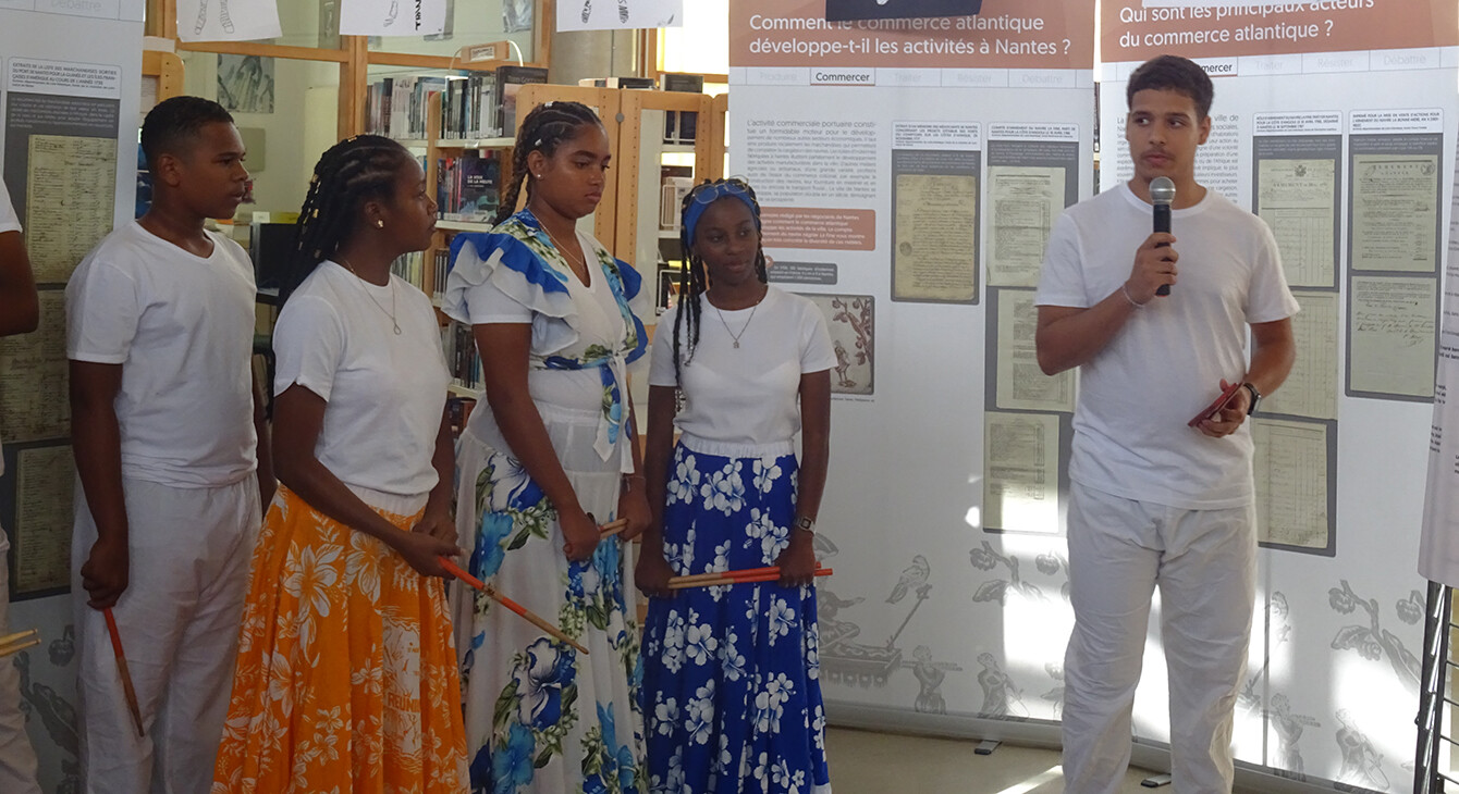 Les élèves du lycée Brossaud-Blancho et Léo de Lépervanche du Port à La Réunion se rencontrent.