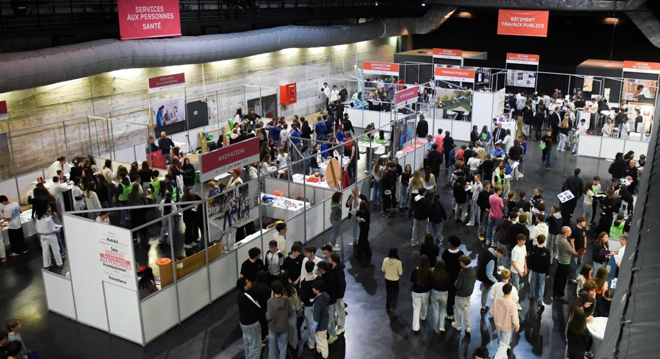 Visite du salon « Trajectoire » sur la côte Ouest du département 