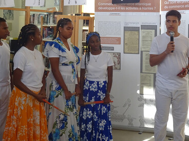 Les élèves du lycée Brossaud-Blancho et Léo de Lépervanche du Port à La Réunion se rencontrent.