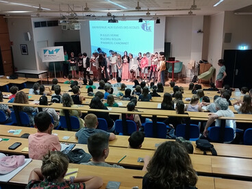 Infinis à l’École : coopération entre chercheuses, chercheurs et élèves